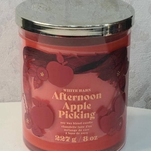 White Barn Afternoon Apple Picking Candle